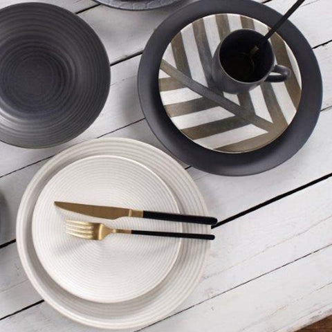 Image of Kimono Black And Gold Flatware Set Service for 4