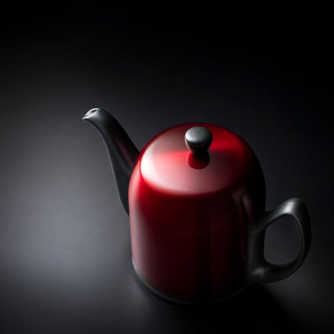 Image of Guy Degrenne Salam Pomme D'Amour 6 Cup Teapot with a Red Cover and Black Body, 36 Ounces