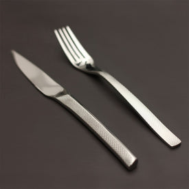 Guy Degrenne - Guest Star Table Knife Solid Handle Serrated, 9