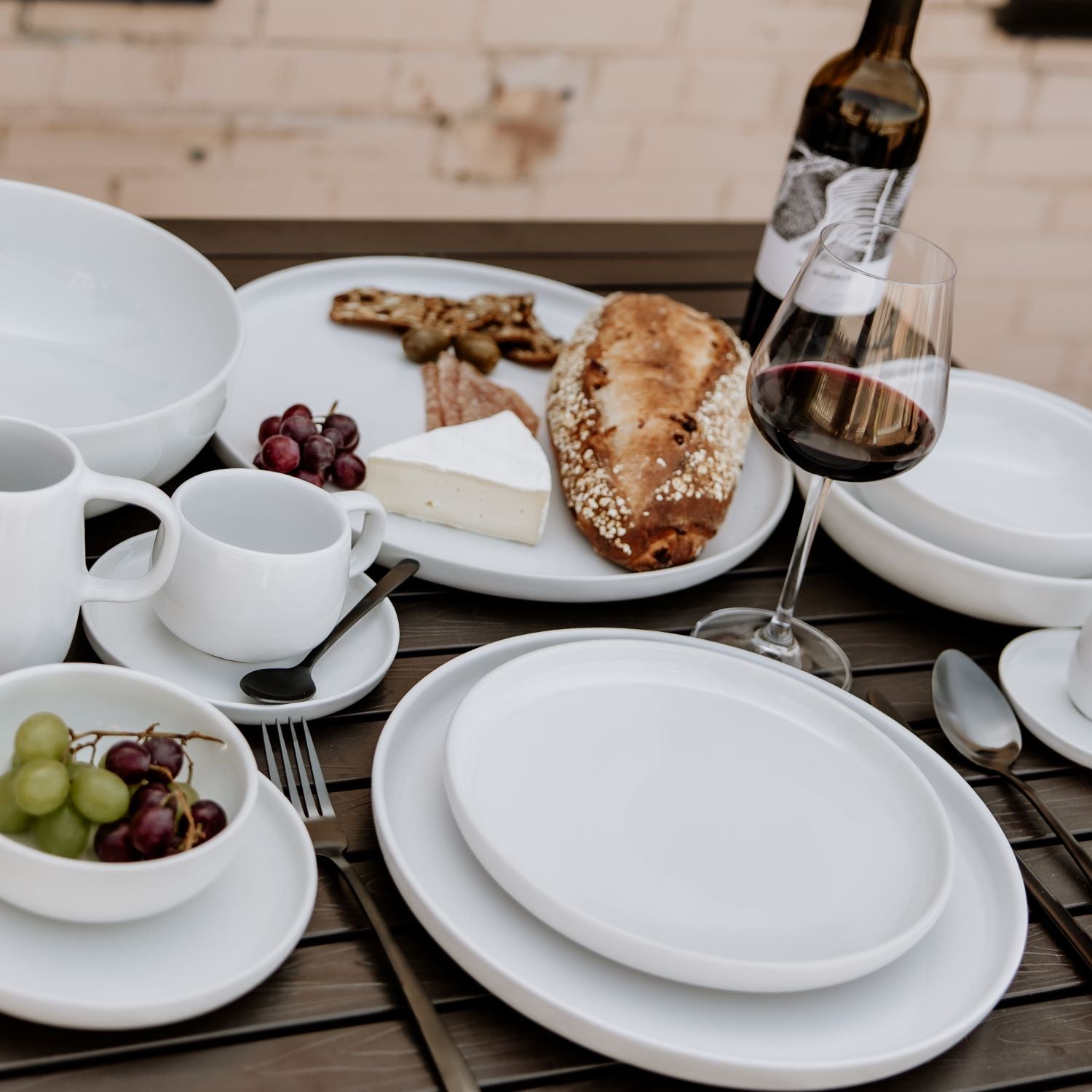 Oslo Stainless Steel Black Flatware Cutlery Set for 4, 16 Pieces