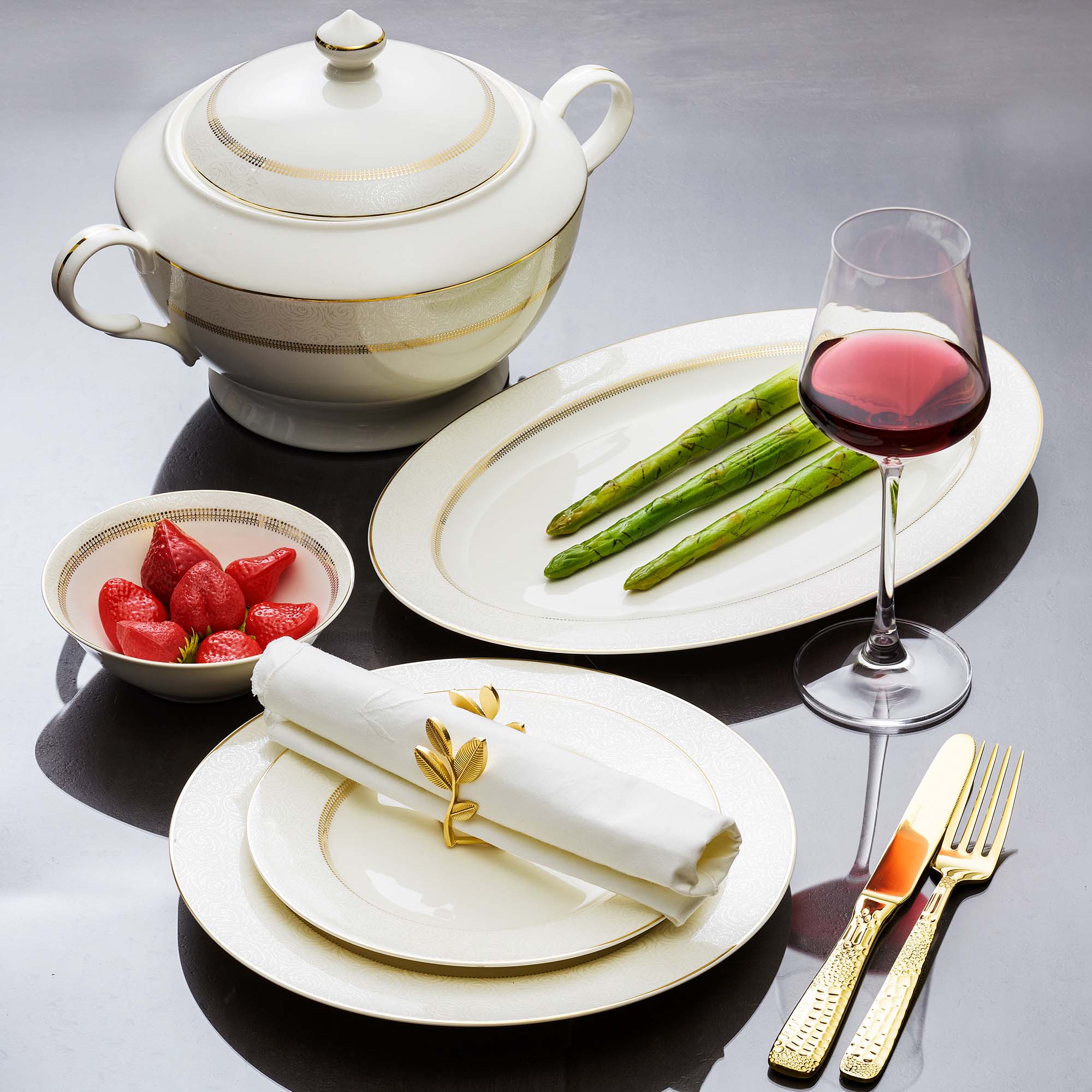 Aida 18 Piece Bone China Dinnerware Set, Service for 6