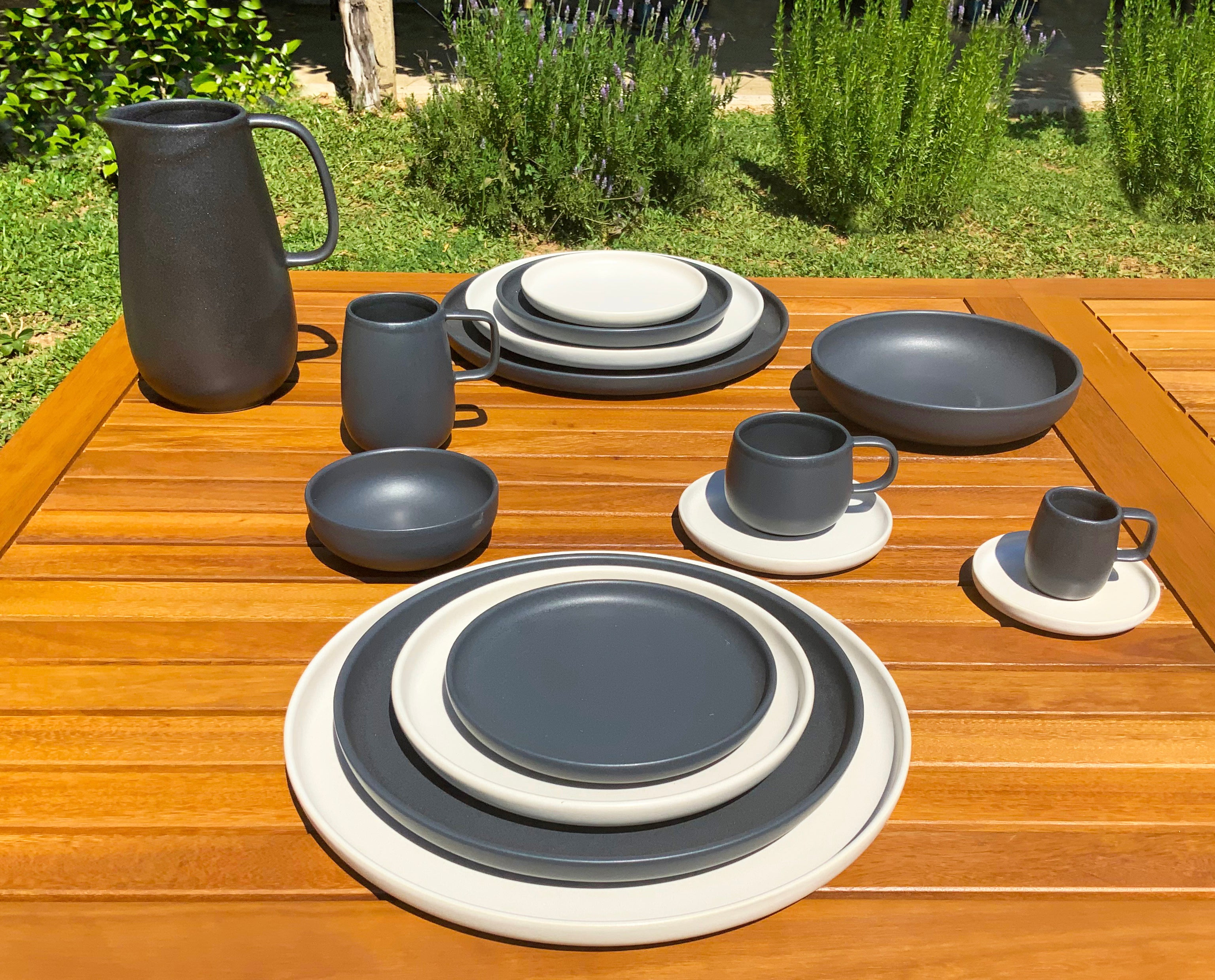 Uno Stoneware Dinnerware Dessert Plates 6.7 Inches, Sets of 4 in Assorted Colors