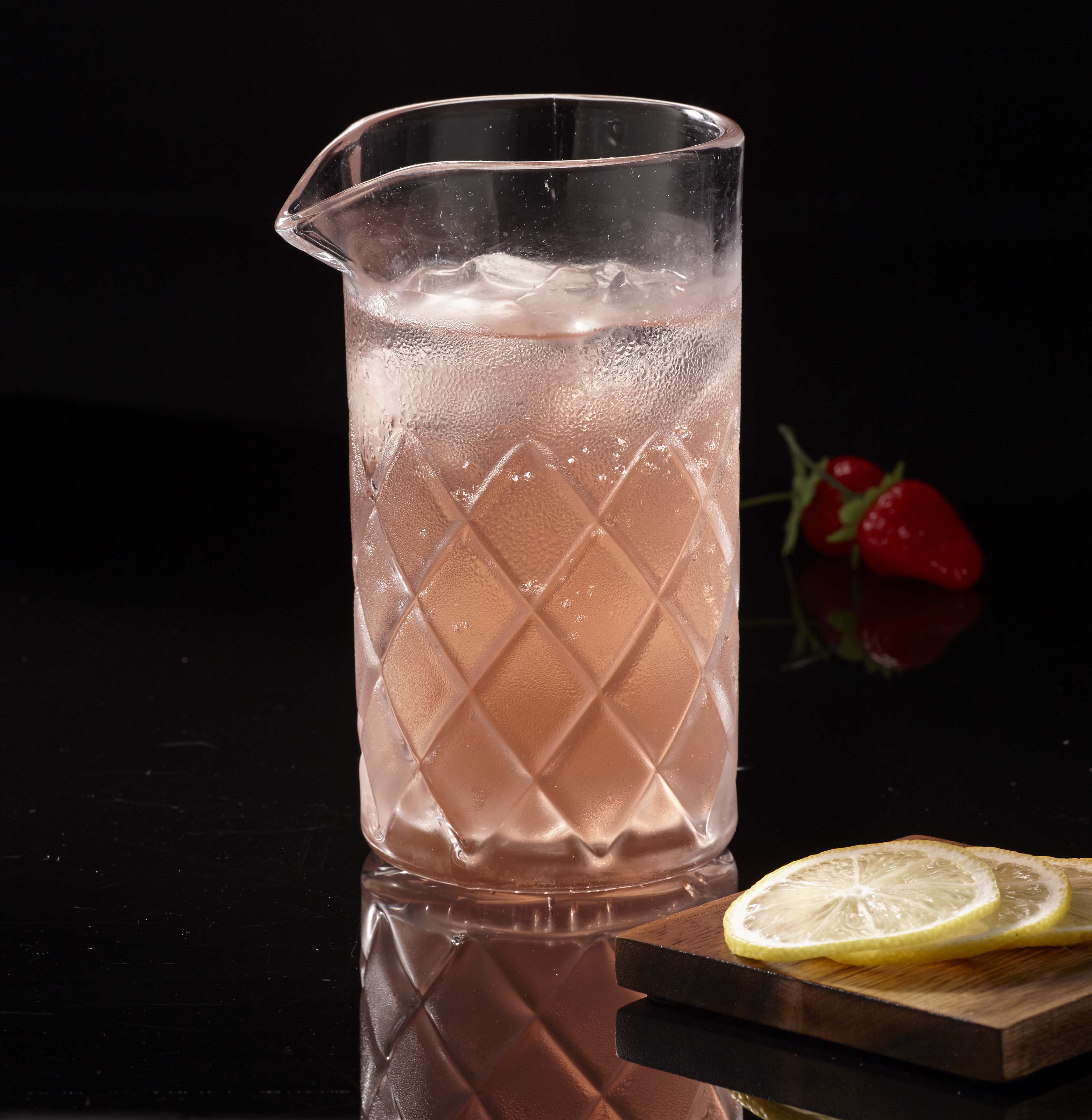 Manhattan Mixology Cocktail Mixing Glass, 20 Ounces